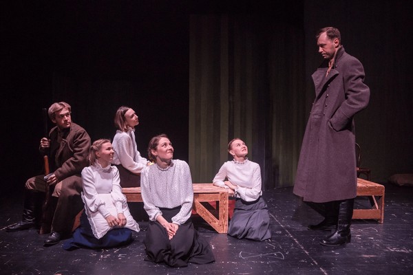 Спектакль «Сестры Романовы. Последние дни»