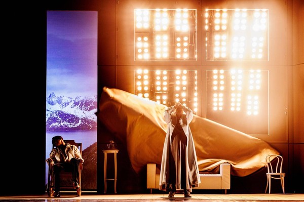 Спектакль «Привидения»