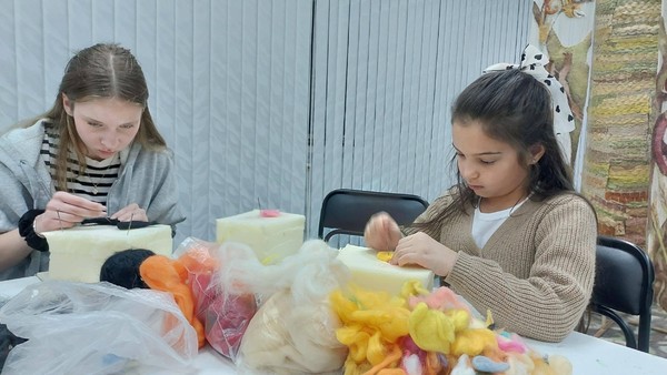 Мастер-класс по войлоковалянию «Сувенирные валенки»