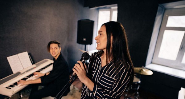 «Проснись и пой!» мастер-класс по эстрадному вокалу