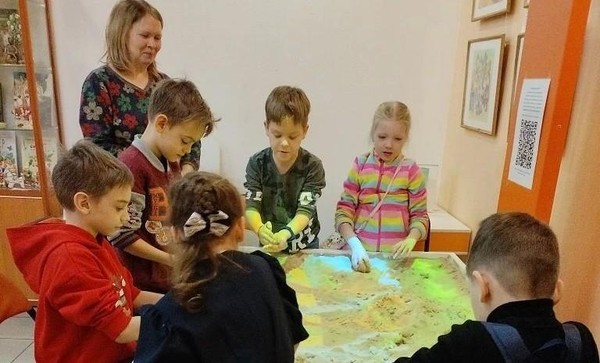 Творческое занятие с использованием световой песочницы «Сказки на песке»