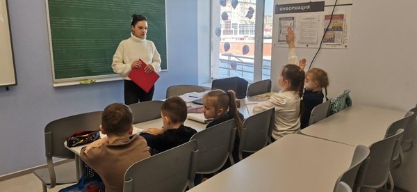 Музыкальная гостиная «Уникальные люди. Фольклорный ансамбль «Пересек»