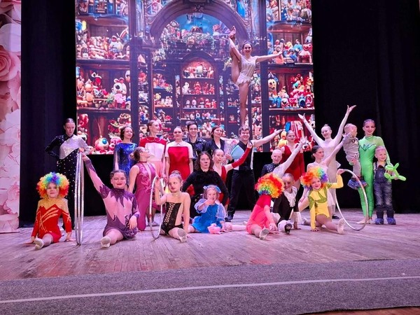 Творческая встреча с Образцовым самодеятельным коллективом, цирком «Сибирь»