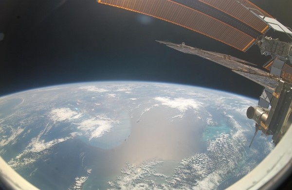 «Взгляд из открытого космоса»