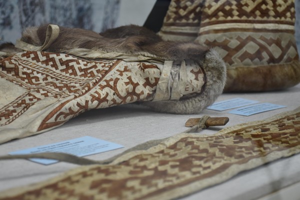 Выставка «След и изображение в орнаментальной системе. Традиционный узор «соболь»