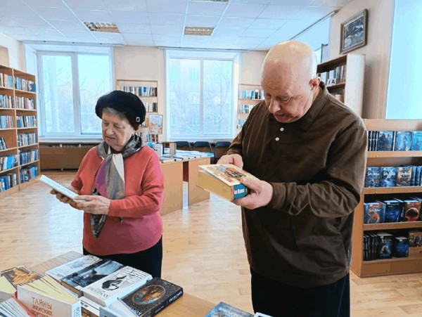 Выставка «Современная художественная литература»