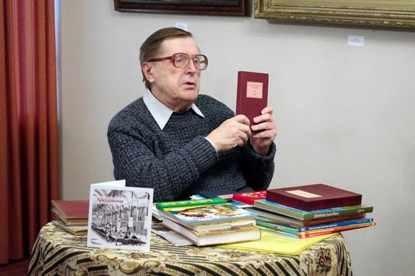 Литературно-художественная выставка «Сочинитель, книжник, даритель…»