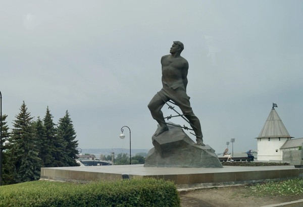 Литературно-музыкальная композиция «Жизнь моя песней звенела в народе»