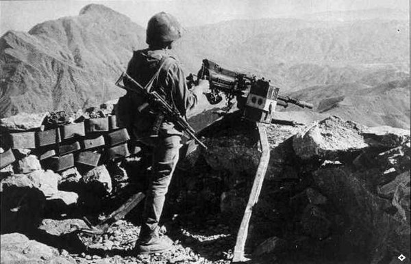 Фото выставка «Стреляющие горы», посвящена Дню вывода войск из Афганистана