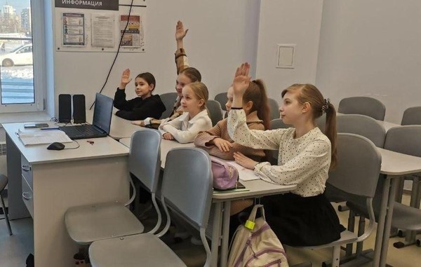 Музыкальная гостиная «Уникальные люди. Фольклорный ансамбль «Канарейка»