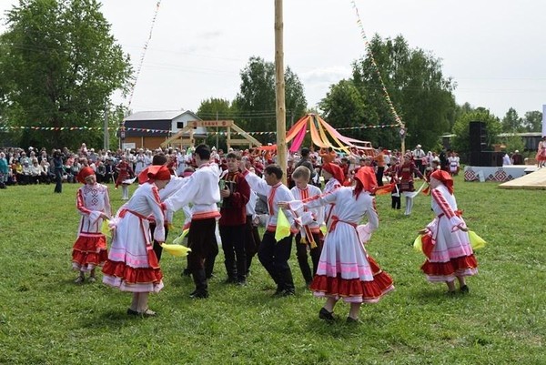Марийские народные игры «Лапоть», «Биляши», приуроченные к Году народного Единства