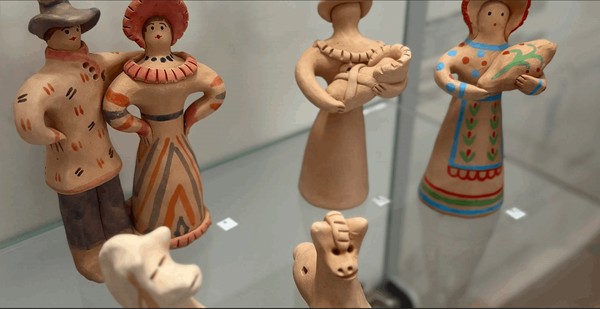 Выставка из фондового собрания музея «В русле традиций»