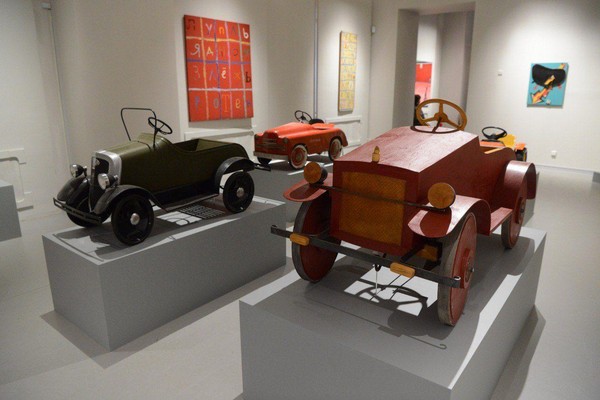 Кураторская экскурсия по выставке «Взрослым вход разрешен»