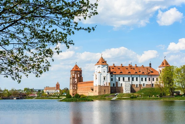 Средневековая Беларусь: Мир и Несвиж