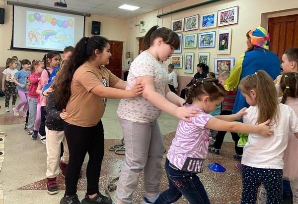 Игровая программа «Детский клуб выходного дня»