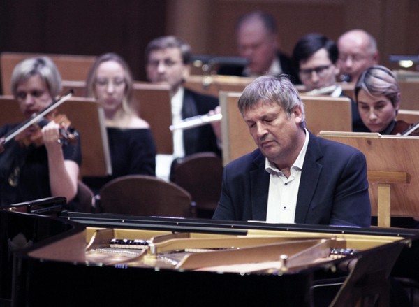 Концерт Академического симфонического оркестра и Бориса Березовского