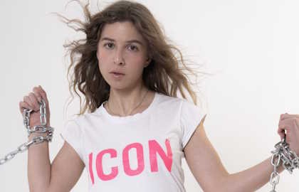 МС улыбочка. Emoji girl (alternative)