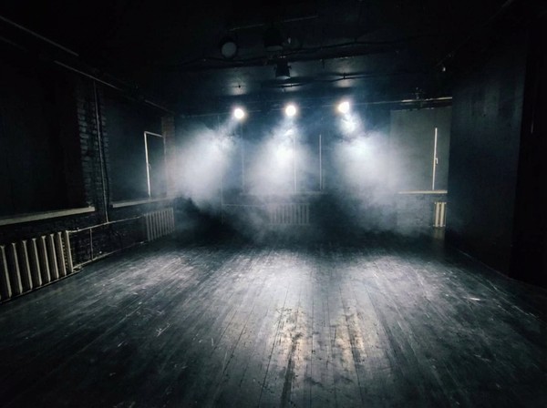 Одной ногой здесь, другой там