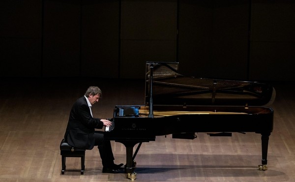 Симфонический концерт. Солист — Борис Березовский