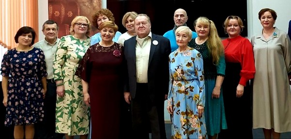 К нему не зарастёт народная тропа