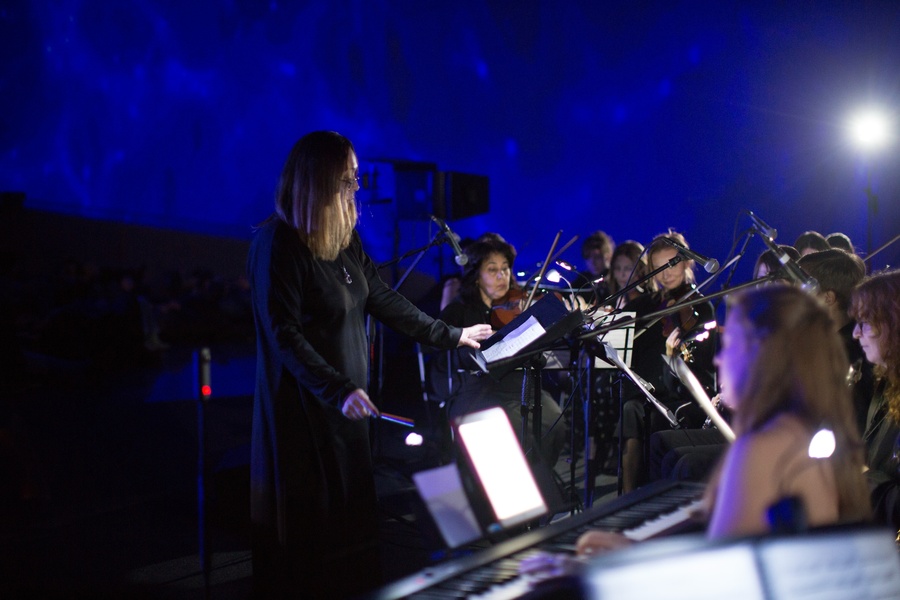 Мультимедийный шоу-концерт "Танцы во времени" в День всех влюбленных