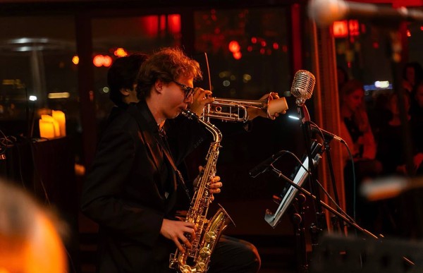 Moon Jazz: романтический концерт при свечах