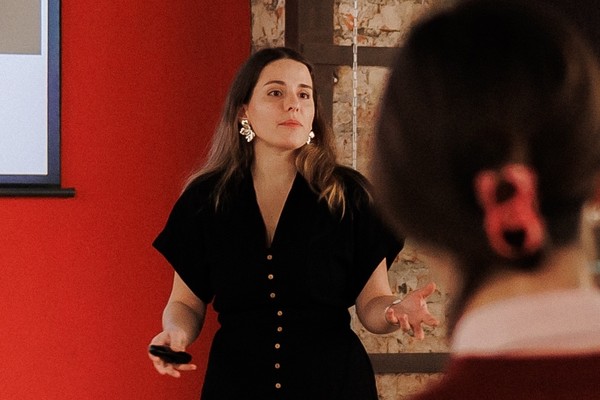 История женской любви в стихах