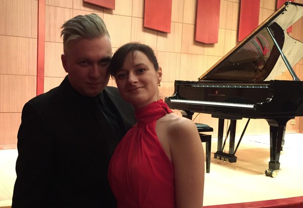 Танцы в четыре руки