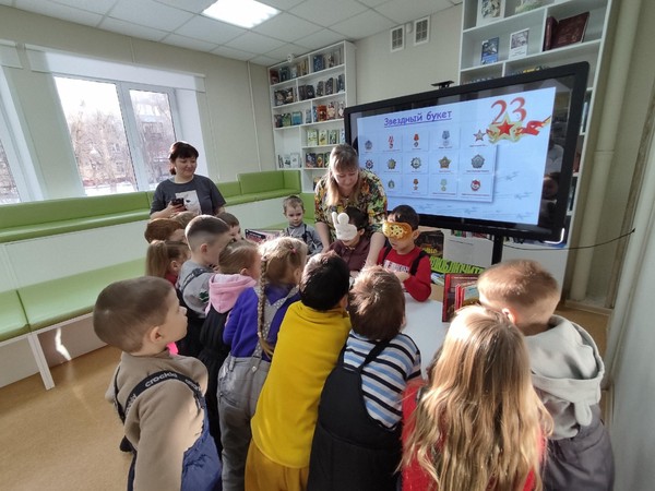 Познавательный час «Кем мне быть, чтобы Родине служить?»