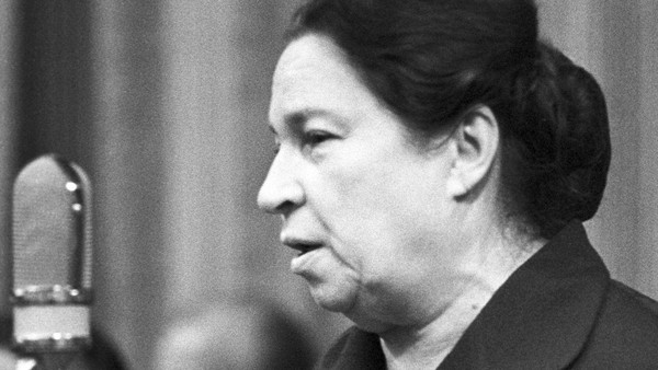 Доносится эхо из звонкого детства