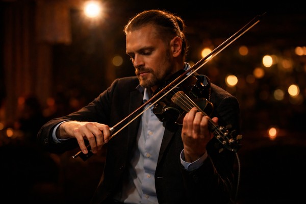 Скрипка при свечах: искусство любить