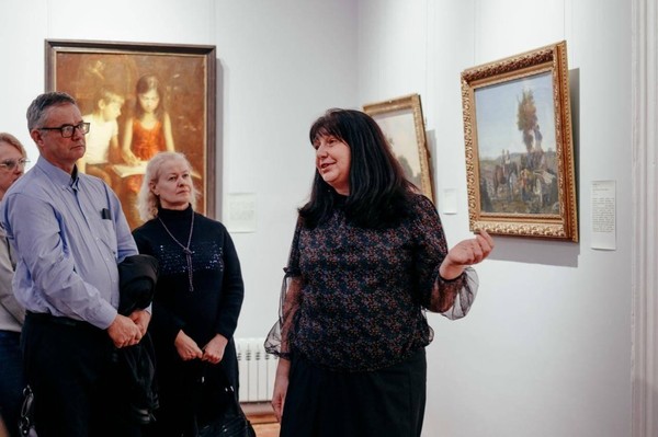 Кураторская экскурсия по выставке «Детский мир. Взгляд сквозь время»