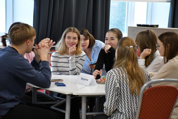 Литературная игра «По страницам любимых книг»