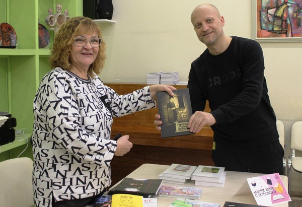 Акция «Дарите книги с любовью». Встреча с писателями Новокузнецка