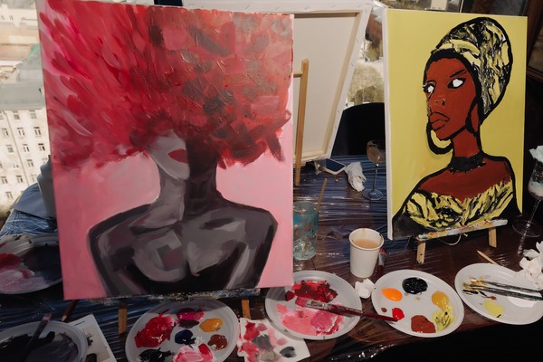 Арт-вечеринка Artvibes. Рисуем акрилом на холсте с видом на Аврору