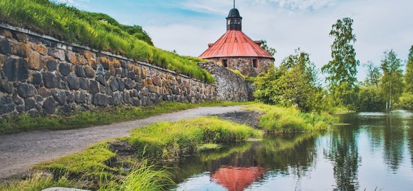 Карельский колорит: долина водопадов, лес, уха и музей в скале
