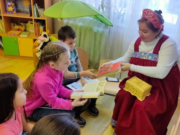 Познавательный час «Богатство народных традиций»