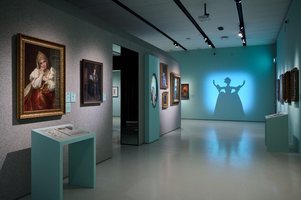 Выставка «Под маской»