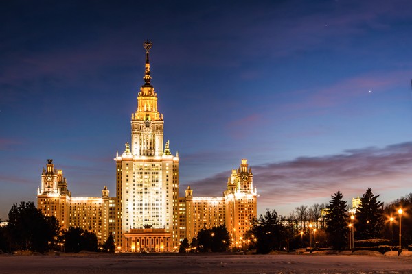 Вечерняя Москва: огни, легенды, истории