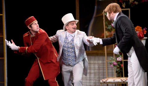 Спектакль «Голодранцы и аристократы»