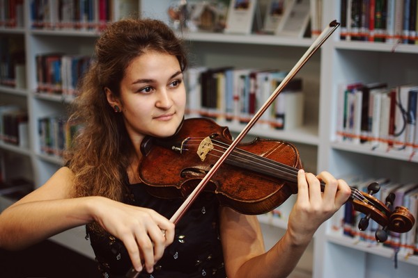 Младший коллега маститых композиторов и их оппонент