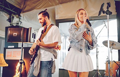 Танцевальный квартирник на теплой крыше с живым бэндом. Поем и танцуем под русские хиты 00-х