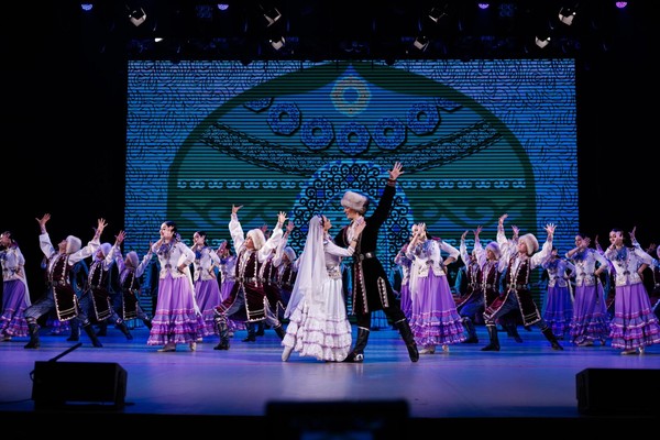 Концертная программа ансамбля песни и танца «Мирас»