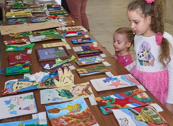 VI Открытый городской конкурс рисунка для детей и подростков «Аты-Баты, мы солдаты!»