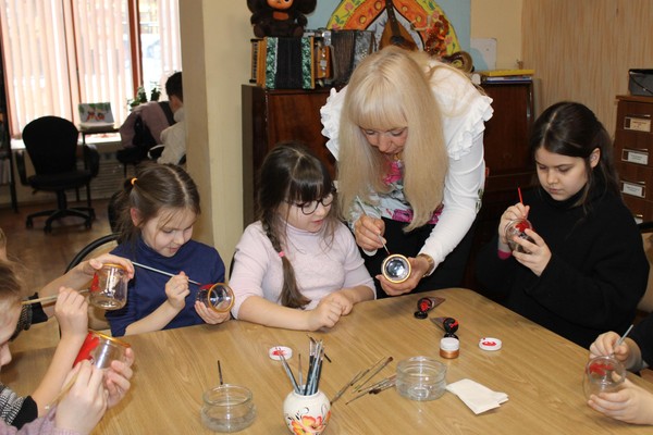 Медиабеседа «От мачты до киля» с мастер-классом в воскресном клубе «Остров сокровищ»