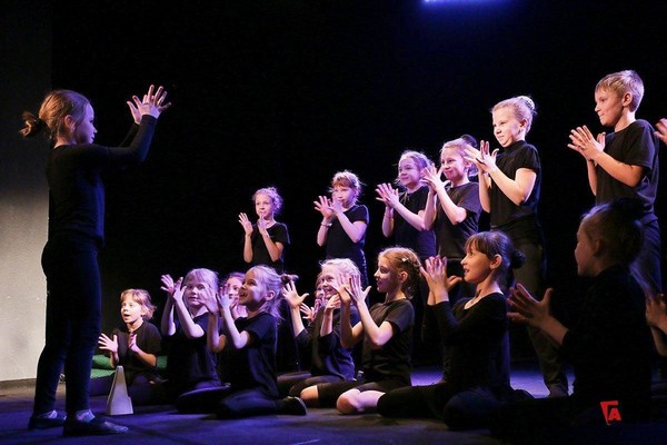 Мастер-класс «Средства комплексного тренинга, ведущие к партнерству и выразительности»