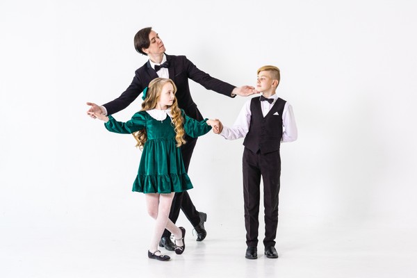 Костюмированный мастер-класс «Уроки Хороших Манер в особняке Военного Министра» для детей и их родителей