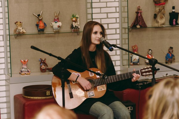 Акустический вечер «Твой выход!»: встреча весны