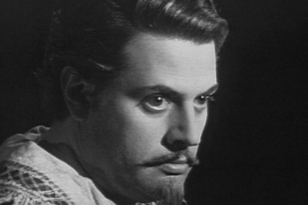 Показ видеозаписи спектакля «Всего несколько слов в честь господина де Мольера»