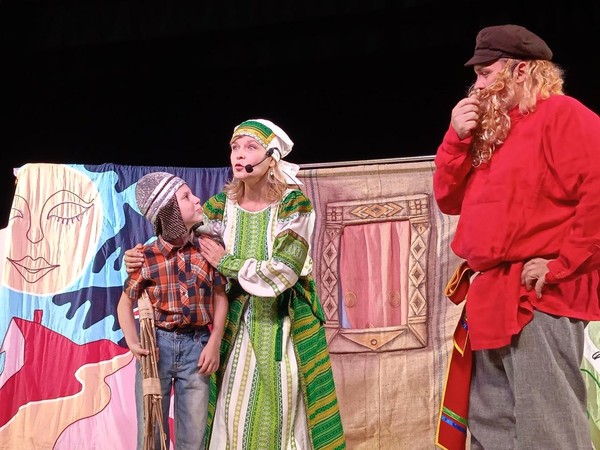 Интерактивное представление «Три ленточки весны»